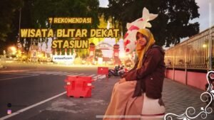 wisata blitar yang dekat dengan stasiun ada alun-alun, taman pecut, hingga terbaru ada masjid Ar Rahman