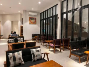 Nata Coffee and Eatery jadi tempat yang nyaman untuk makan bersama keluarga